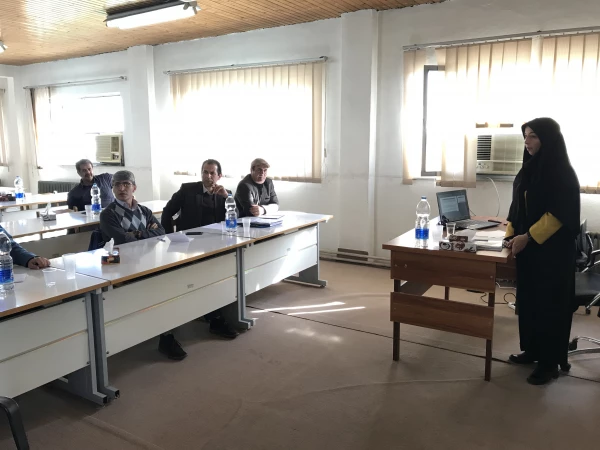 آشنایی مدیران گروه با قوانین و مقررات آموزشی در کارگاه های پنج گانه